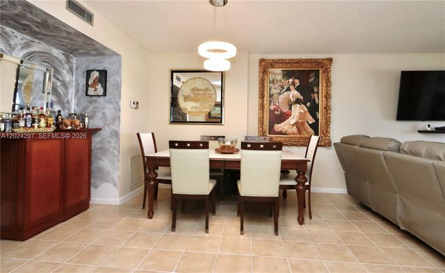 3850 Washington St 1010, Hollywood, FL 33021