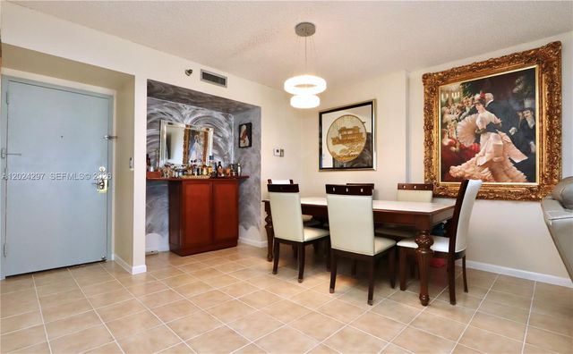 3850 Washington St 1010, Hollywood, FL 33021