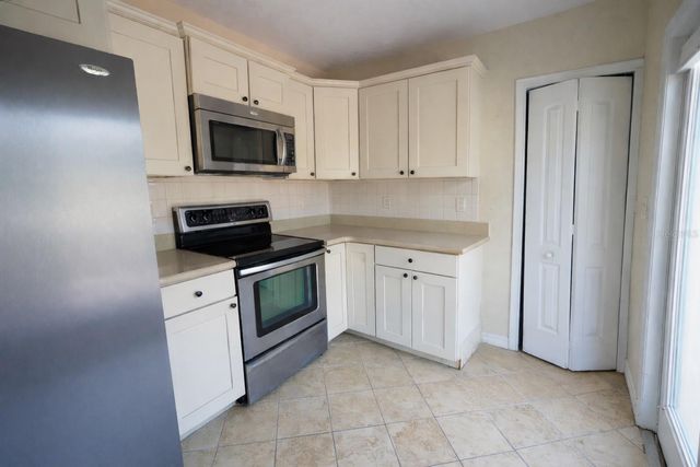 601 34TH AVENUE NE, St Petersburg, FL 33704