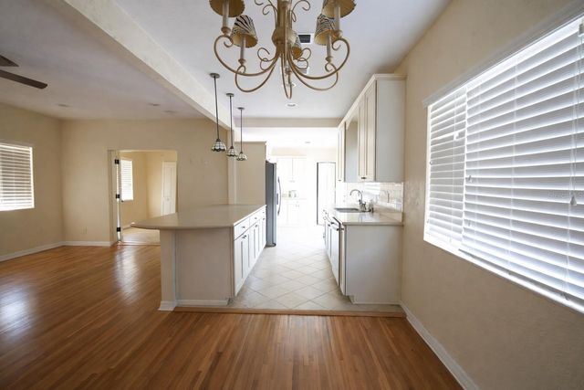 601 34TH AVENUE NE, St Petersburg, FL 33704