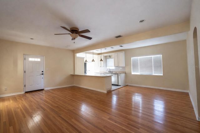 601 34TH AVENUE NE, St Petersburg, FL 33704