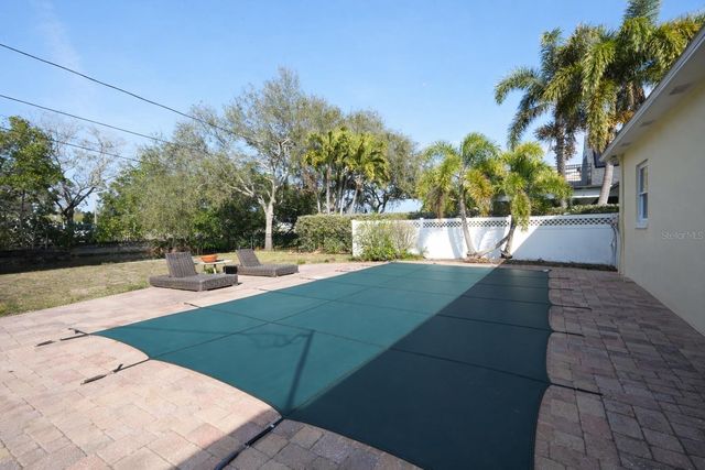 601 34TH AVENUE NE, St Petersburg, FL 33704