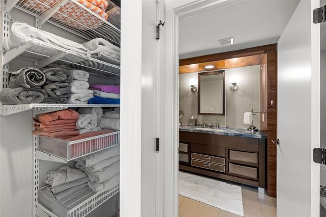 6801 Collins Ave 1401, Miami Beach, FL 33141