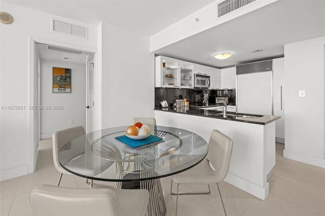 6801 Collins Ave 1401, Miami Beach, FL 33141