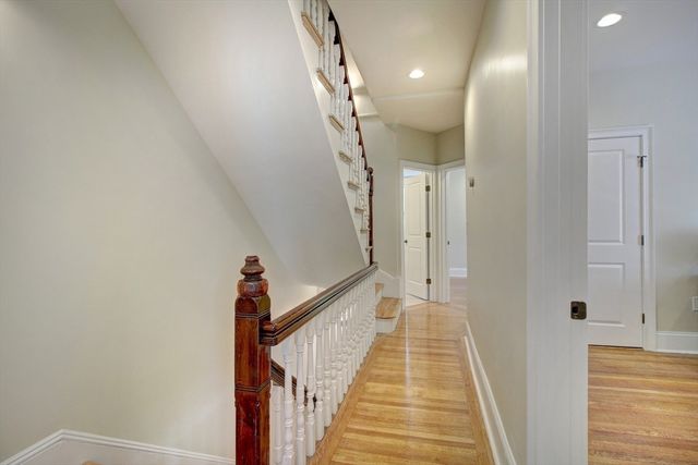 287 Walnut Ave, Boston, MA 02119