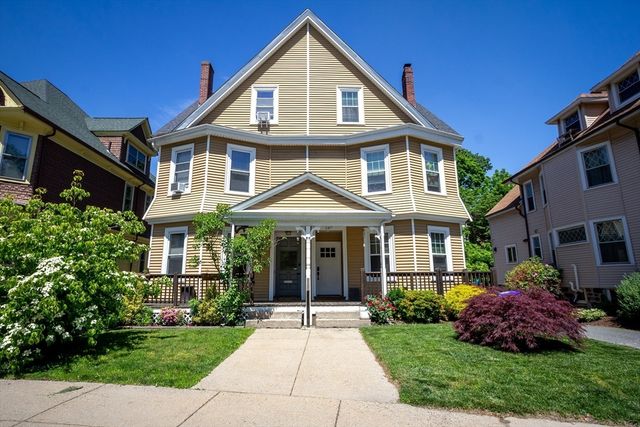 287 Walnut Ave, Boston, MA 02119