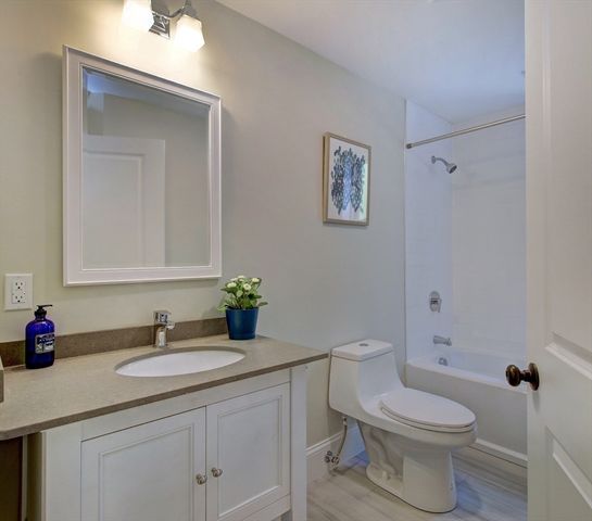 287 Walnut Ave, Boston, MA 02119