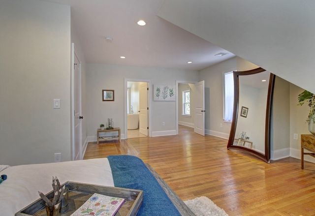 287 Walnut Ave, Boston, MA 02119