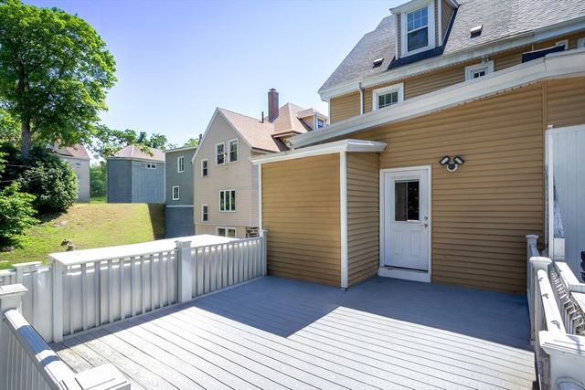 287 Walnut Ave, Boston, MA 02119