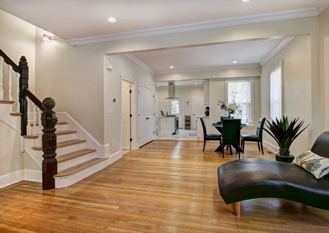 287 Walnut Ave, Boston, MA 02119