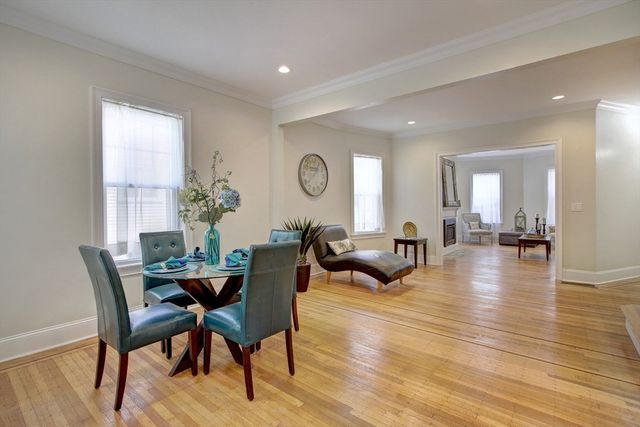 287 Walnut Ave, Boston, MA 02119