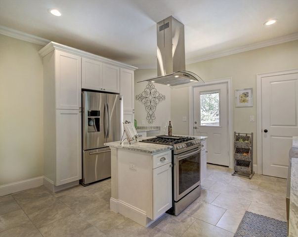 287 Walnut Ave, Boston, MA 02119