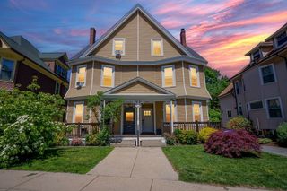 287 Walnut Ave, Boston, MA 02119