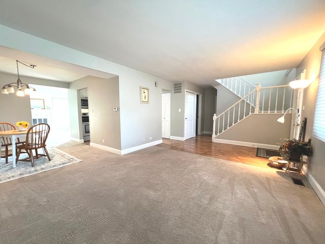 1669 Cape Breton Court, Hoffman Estates, IL 60192