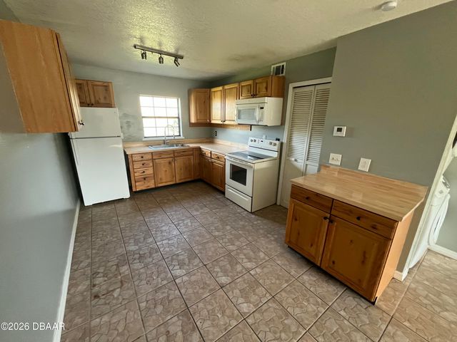 1290 9th St Apt 604, Daytona Beach, FL 32117