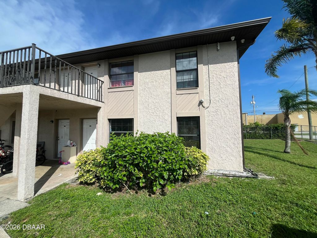 1290 9th St Apt 604, Daytona Beach, FL 32117