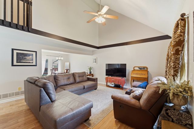 5100 Tamara Lane, West Des Moines, IA 50265