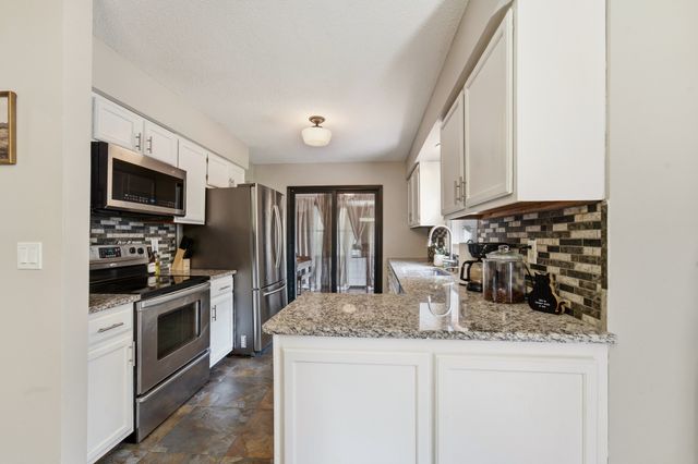 5100 Tamara Lane, West Des Moines, IA 50265