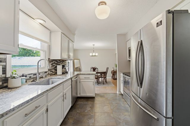 5100 Tamara Lane, West Des Moines, IA 50265
