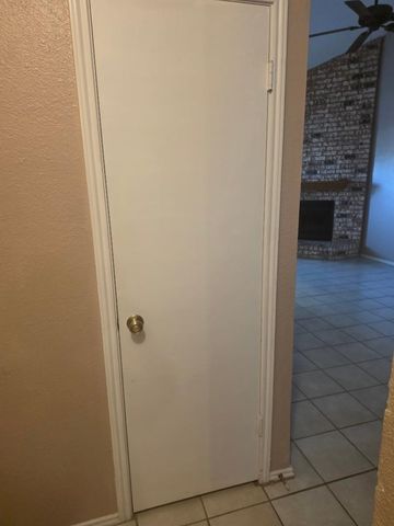 623 Canterbury Street, Euless, TX 76039