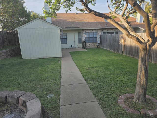 623 Canterbury Street, Euless, TX 76039