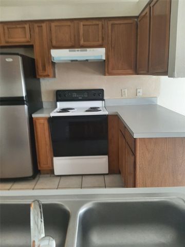 623 Canterbury Street, Euless, TX 76039