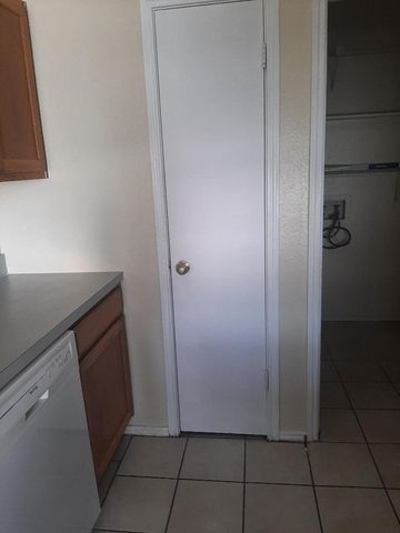 623 Canterbury Street, Euless, TX 76039