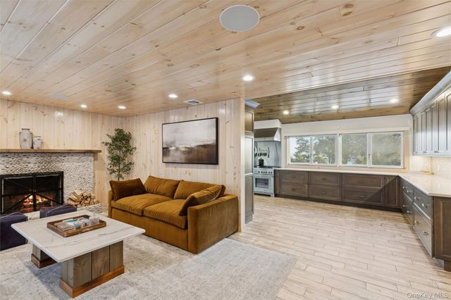 18 Matilda Court, Bayport, NY 11705