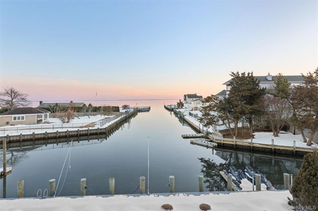 18 Matilda Court, Bayport, NY 11705