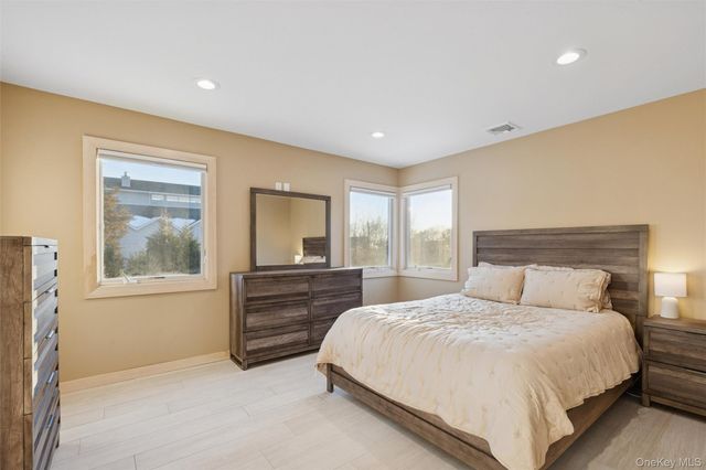 18 Matilda Court, Bayport, NY 11705