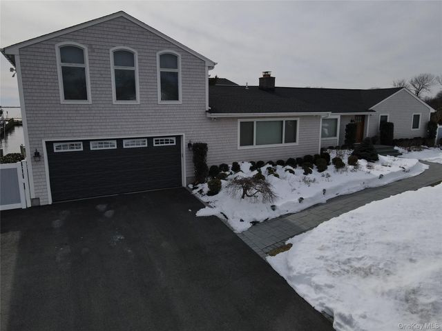 18 Matilda Court, Bayport, NY 11705