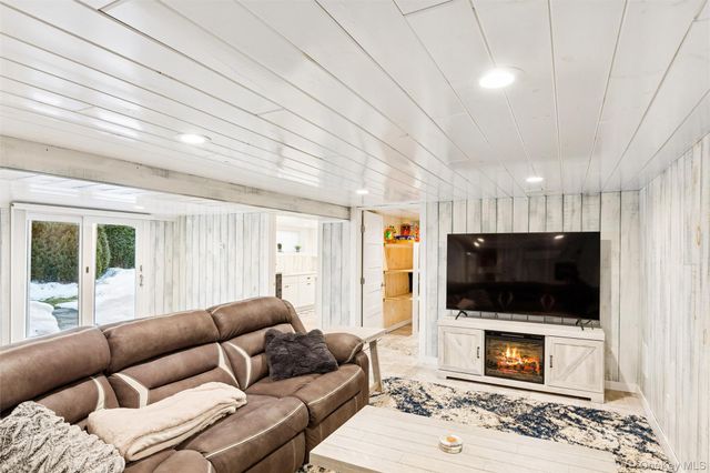 18 Matilda Court, Bayport, NY 11705