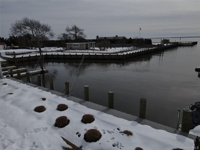 18 Matilda Court, Bayport, NY 11705