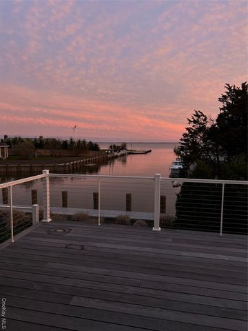 18 Matilda Court, Bayport, NY 11705