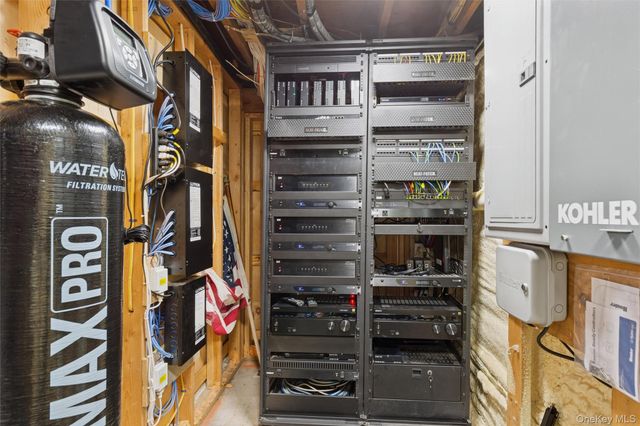 18 Matilda Court, Bayport, NY 11705