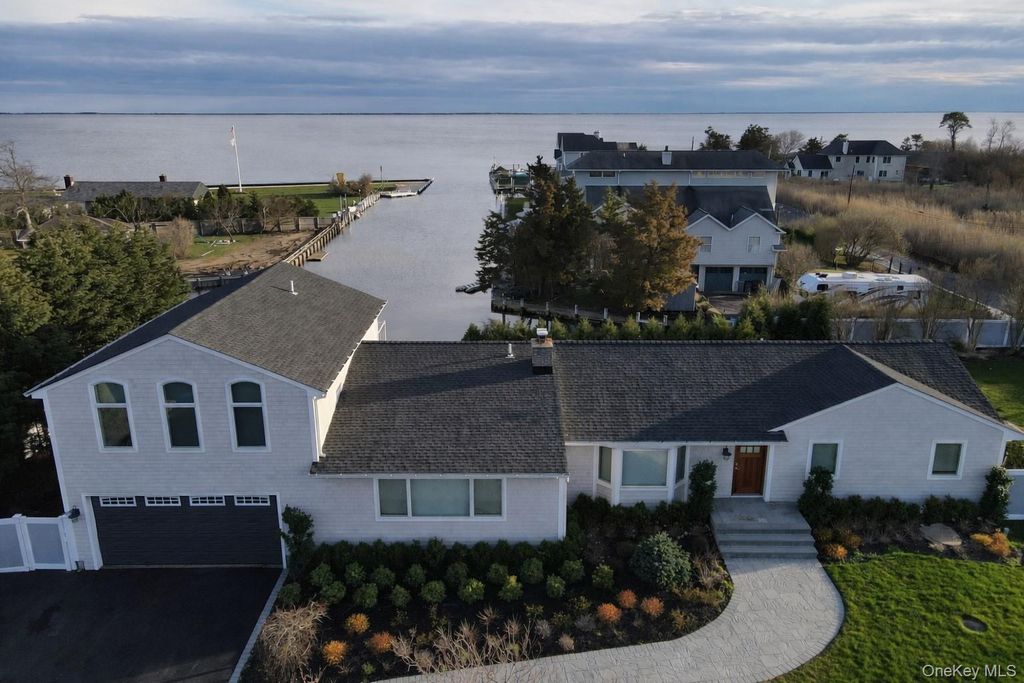 18 Matilda Court, Bayport, NY 11705