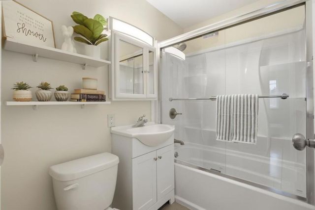 656 Forest Lake Drive, Pacifica, CA 94044