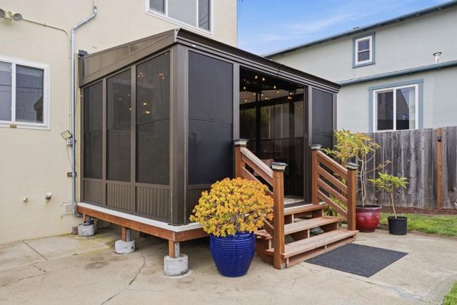 656 Forest Lake Drive, Pacifica, CA 94044