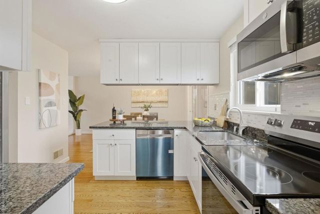 656 Forest Lake Drive, Pacifica, CA 94044