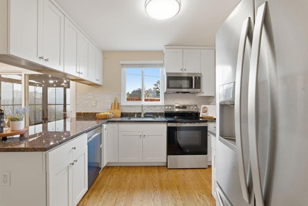Image 7 of property listing at 656 Forest Lake Drive, Pacifica, CA 94044