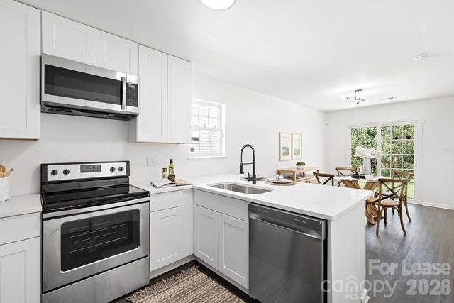 913 Tennyson Drive, Charlotte, NC 28208