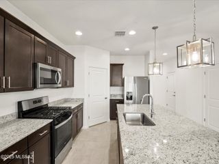 740 W Calle Cubeta, Sahuarita, AZ 85629