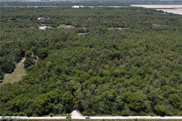 Lager Lane, Naples, FL 34114