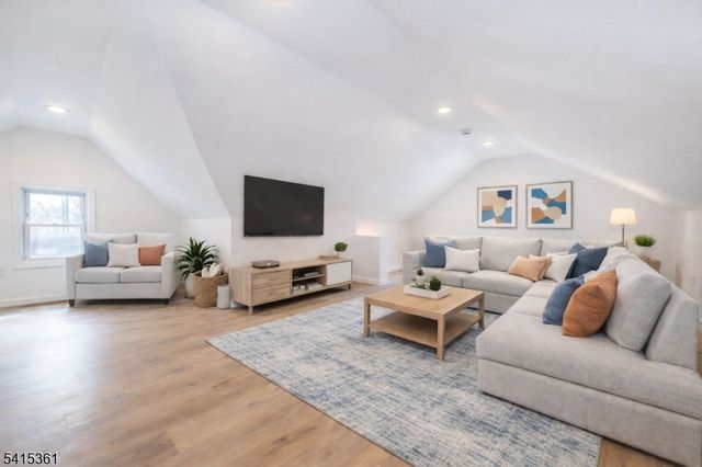 363 Marlboro Rd, Englewood City, NJ 07631