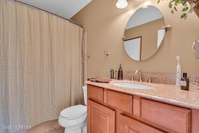 15 S Seas Court, Barnegat, NJ 08005