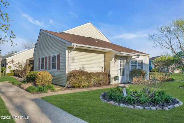 15 S Seas Court, Barnegat, NJ 08005