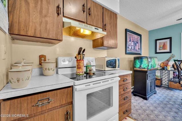 15 S Seas Court, Barnegat, NJ 08005