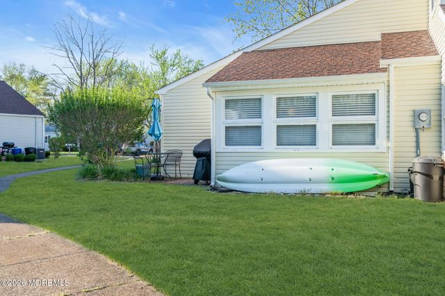15 S Seas Court, Barnegat, NJ 08005