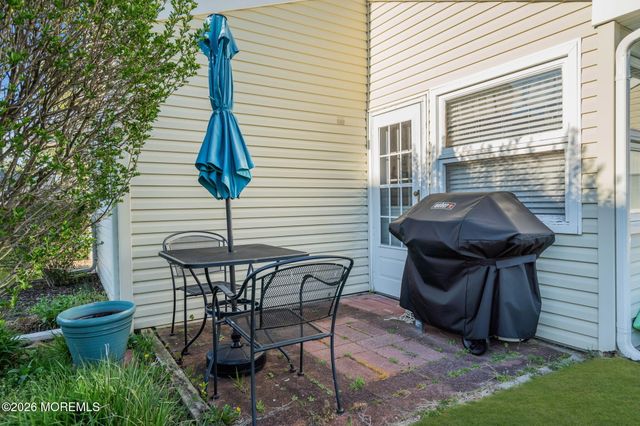15 S Seas Court, Barnegat, NJ 08005