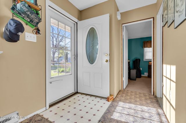15 S Seas Court, Barnegat, NJ 08005